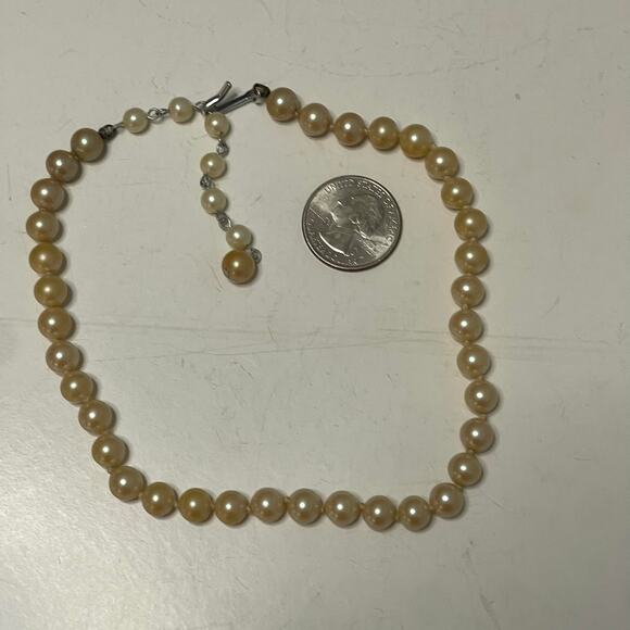 Faux pearl necklace creamy white knotted vintage or vintage look 15" jewelry - Picture 6 of 10